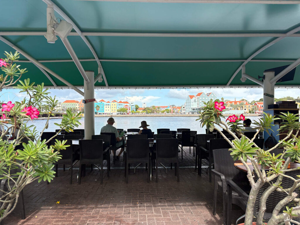 Terras Uit Eten In Willemstad Curacao