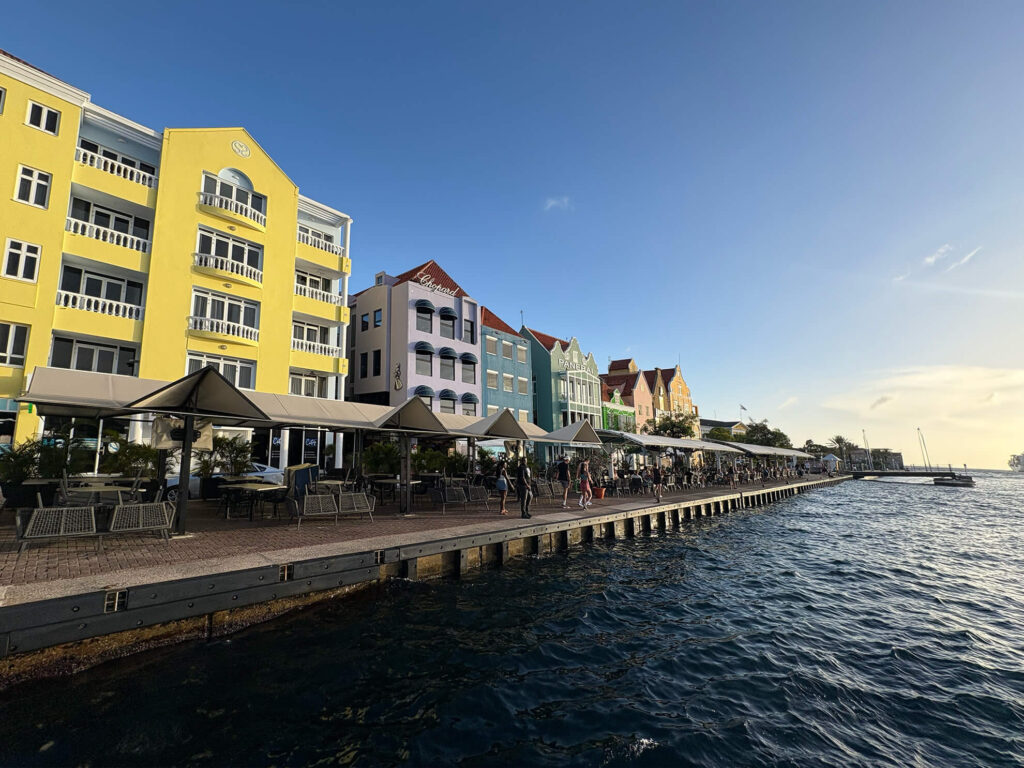 Willemstad Kade Centrum Avond November 2025